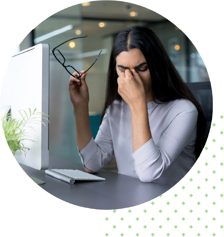 women with eye pain at an office